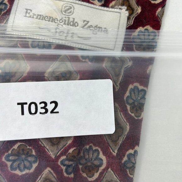 Ermenegildo Zegna Geometric 100% Silk Tie - Picture 7 of 7